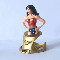 45117 WonderWoman 14-cm Paperweight statue