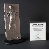 SW030 Attakus statue Han Solo in Carbonite 18-cm, limited 1.200